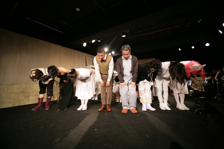 堕ちて逝く羊の寓話